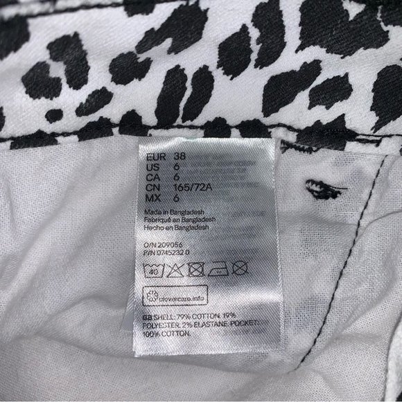 H&M Denim Mini Skirt Women’s Size 6 US White  Leopard Print Raw-Edge Hem NWOT - Picture 8 of 8